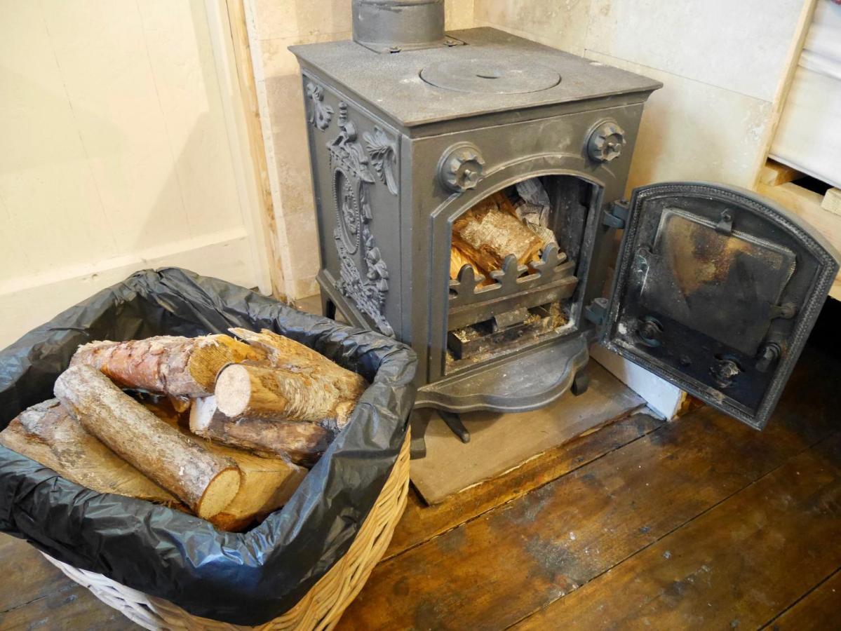 The Wayside Shepherd Hut ボーリュー エクステリア 写真