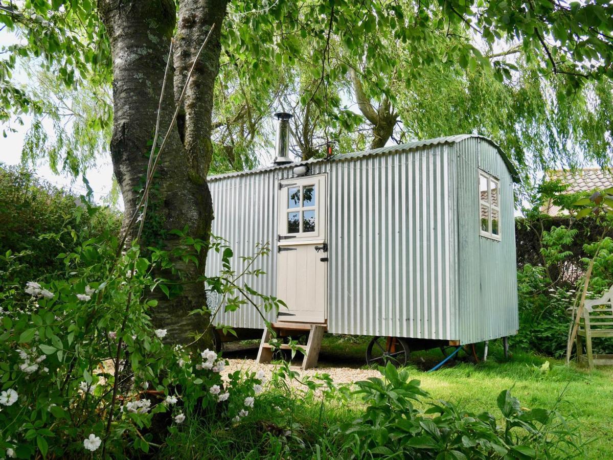 The Wayside Shepherd Hut ボーリュー エクステリア 写真